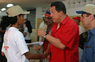 CHAVEZ ANUNCIÓ 520 MIL MILLONES  DE BOLIVARES PARA PAGO DE BECAS
